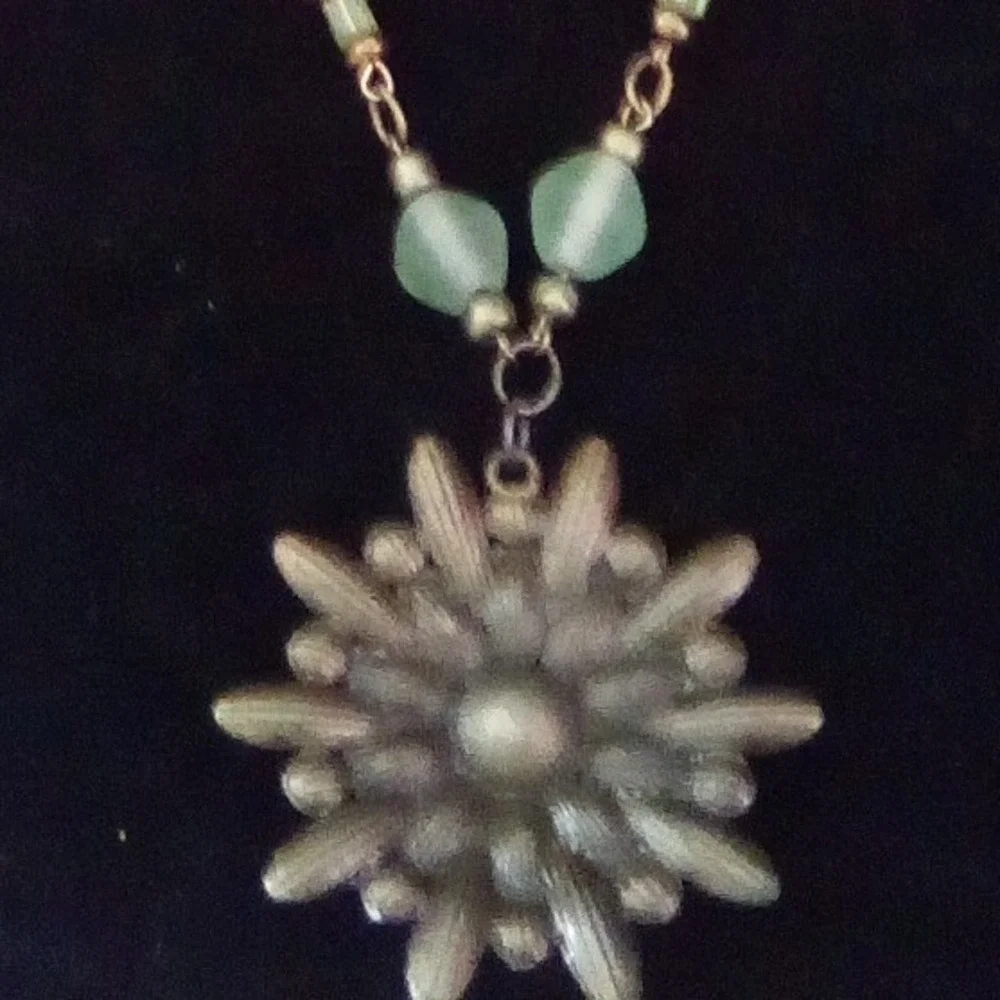 Vintage Style Green Starburst Pendant Beaded Necklace Antique Bronze Boho